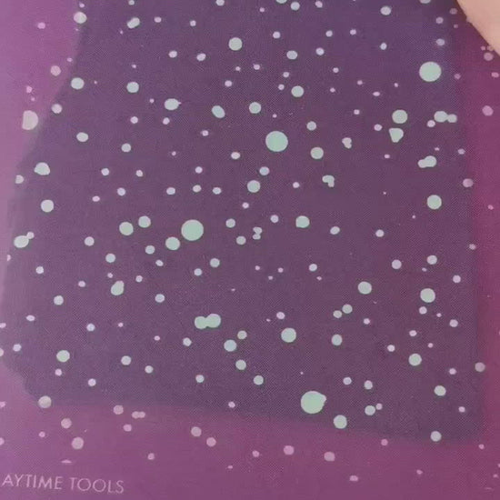 Silkscreen with dots used for the polymer clay 